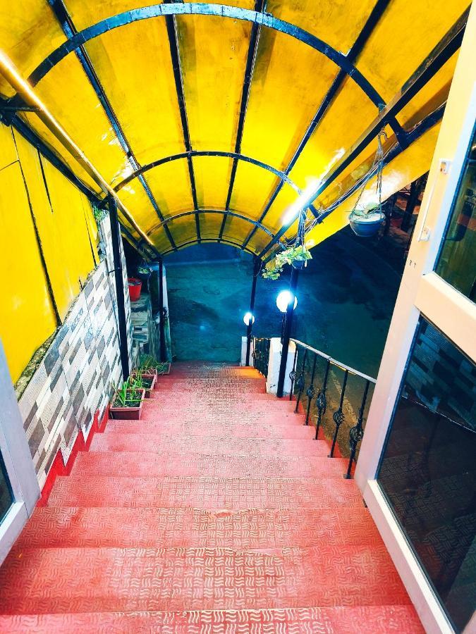 Hotel Holiday Dalhousie - Near Ghandhi Chowk Mall Road ภายนอก รูปภาพ