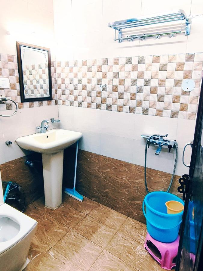 Hotel Holiday Dalhousie - Near Ghandhi Chowk Mall Road ภายนอก รูปภาพ