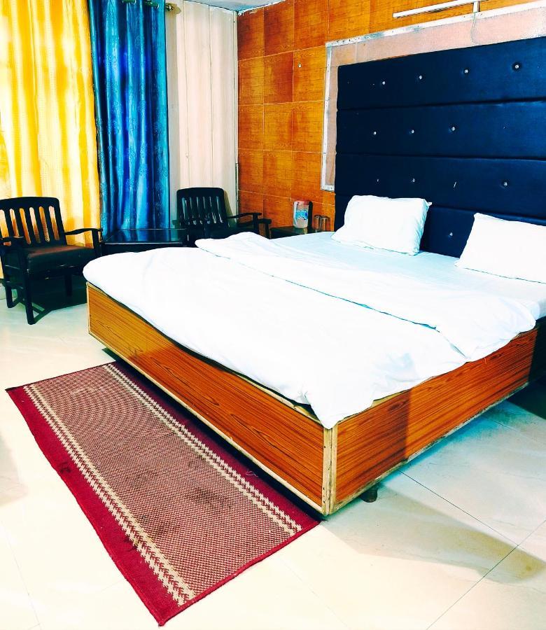 Hotel Holiday Dalhousie - Near Ghandhi Chowk Mall Road ภายนอก รูปภาพ