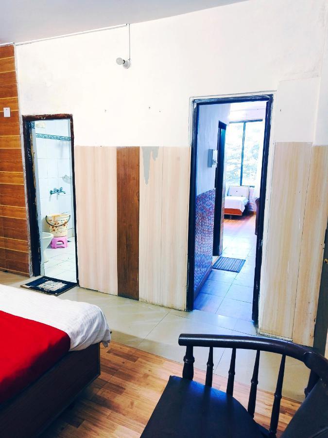 Hotel Holiday Dalhousie - Near Ghandhi Chowk Mall Road ภายนอก รูปภาพ