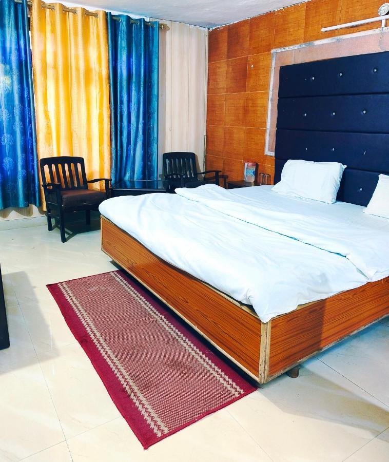 Hotel Holiday Dalhousie - Near Ghandhi Chowk Mall Road ภายนอก รูปภาพ