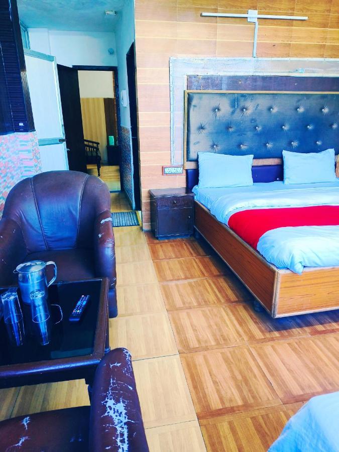 Hotel Holiday Dalhousie - Near Ghandhi Chowk Mall Road ภายนอก รูปภาพ