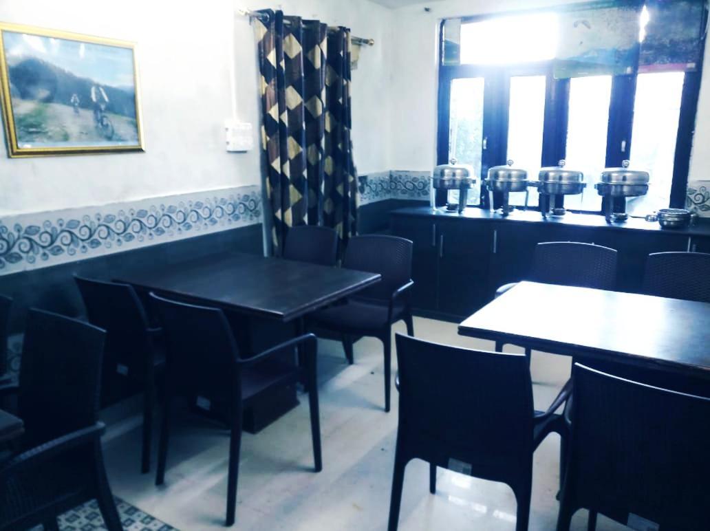 Hotel Holiday Dalhousie - Near Ghandhi Chowk Mall Road ภายนอก รูปภาพ